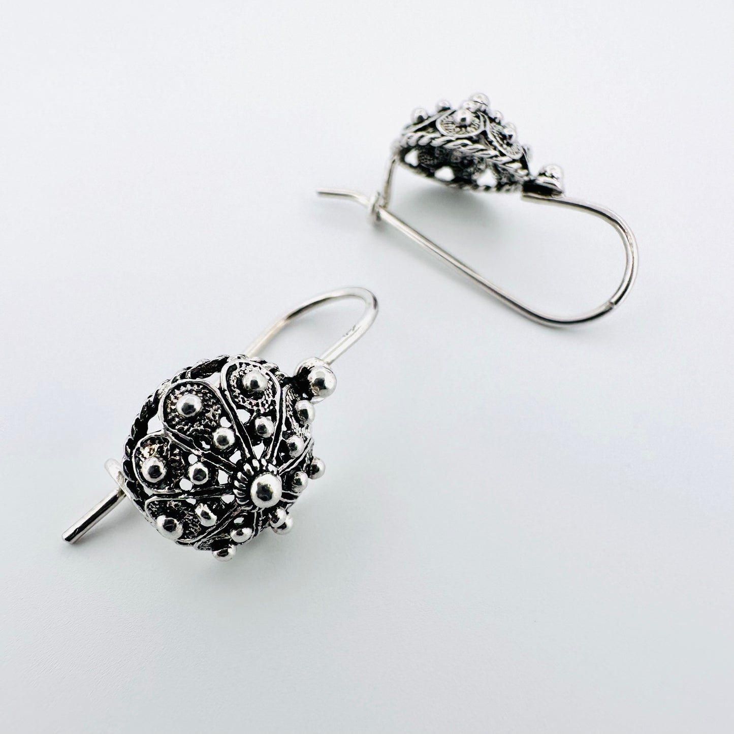 Botun Halves Earrings - Silver