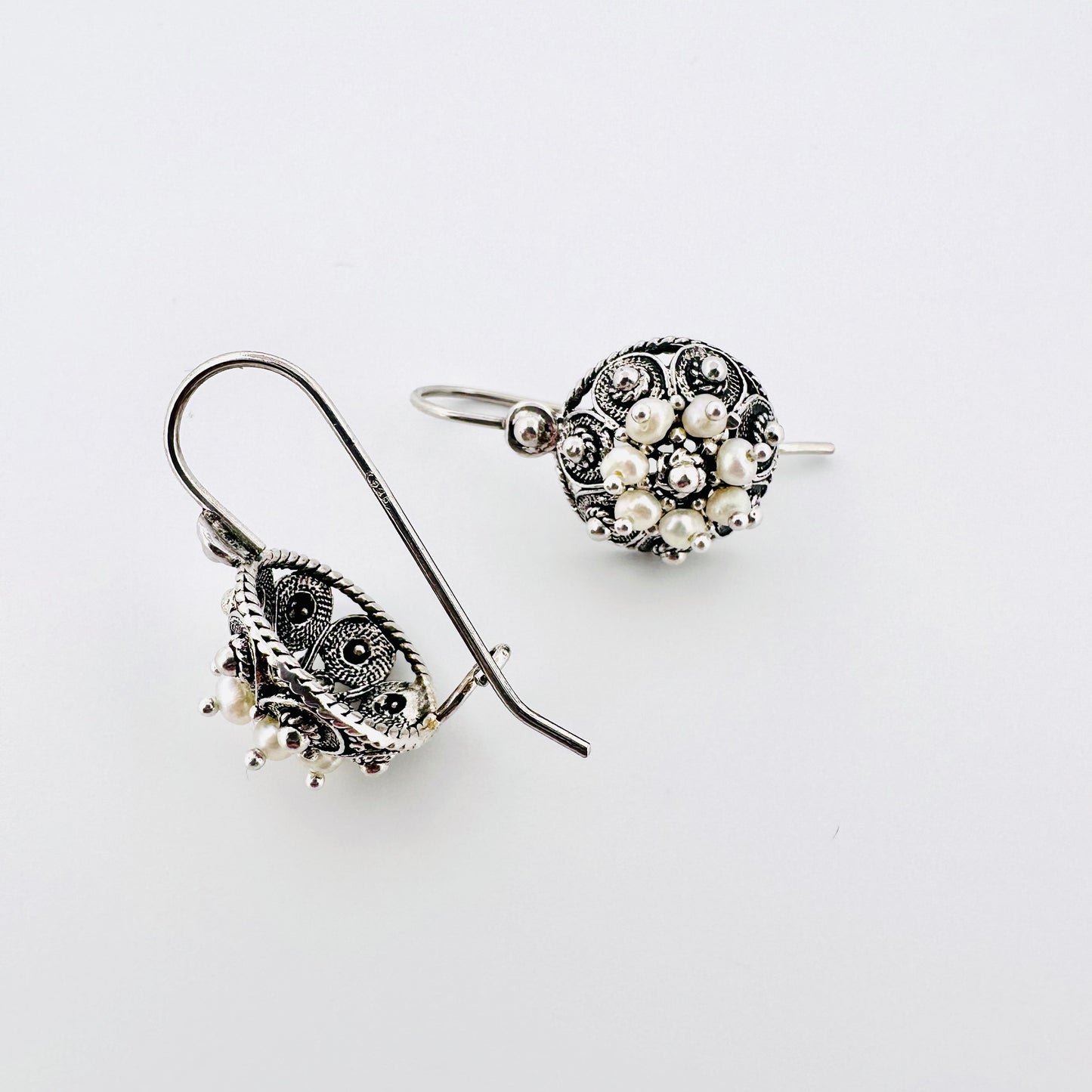 Botun Pearl Earrings - Silver