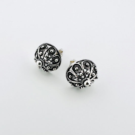 Botun Stud Earrings - Silver