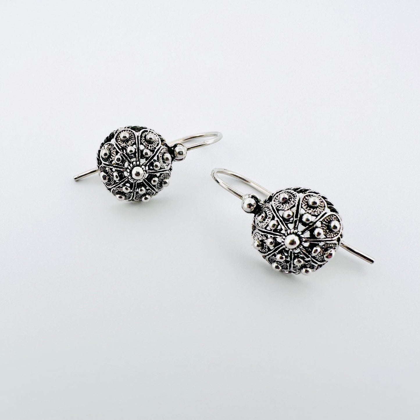 Botun Halves Earrings - Silver