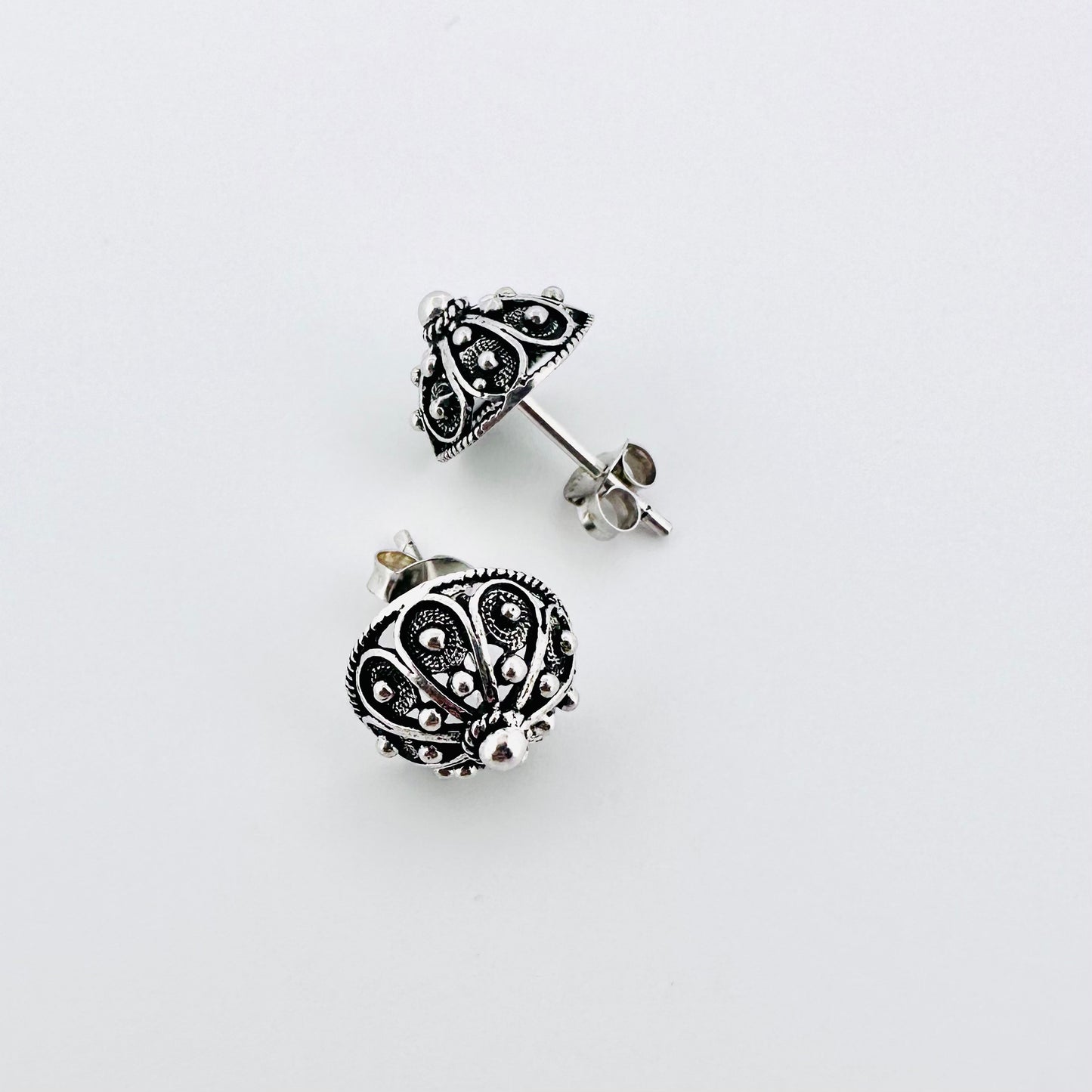 Botun Stud Earrings - Silver