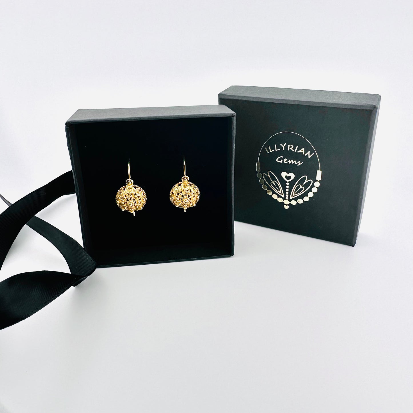 Botun Halves Earrings - Gold