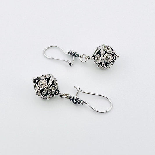 Botun Earrings - Silver