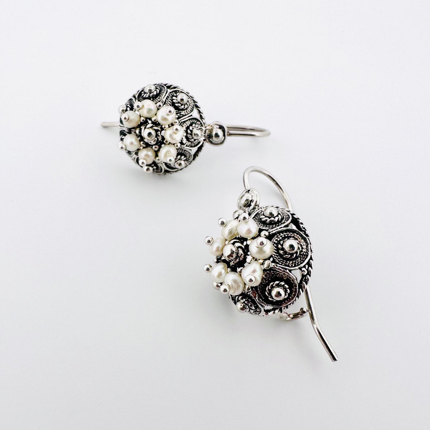 Botun Pearl Earrings - Silver
