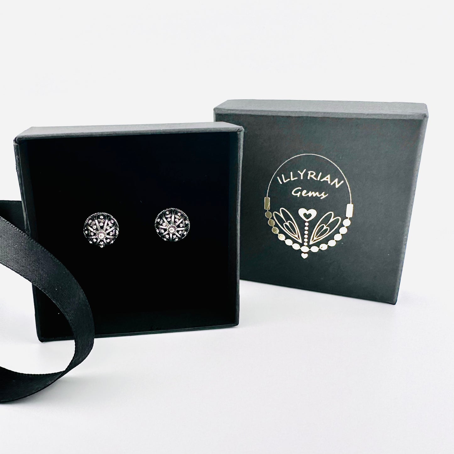 Botun Stud Earrings - Silver