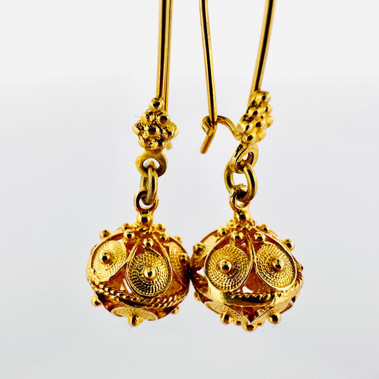 Botun Earrings - Gold