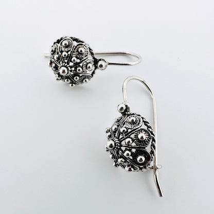 Botun Halves Earrings - Silver