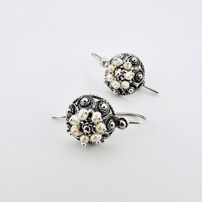 Botun Pearl Earrings - Silver